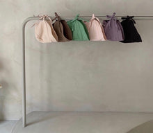 Load image into Gallery viewer, Top, hat and bloomer set