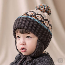 Load image into Gallery viewer, Colorful Pom Hat