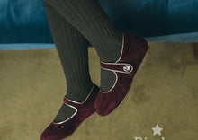 Load image into Gallery viewer, Red Velvet Flat Shoes