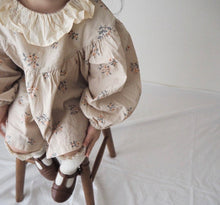 Load image into Gallery viewer, Floral Ruffled Blouse