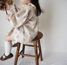 Load image into Gallery viewer, Floral Ruffled Blouse