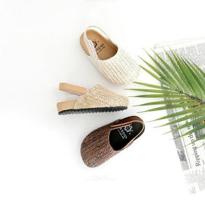 Leaf sandals