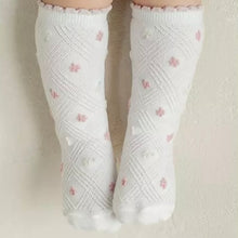 Load image into Gallery viewer, Pink flowers socks