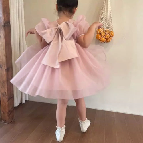 Big ribbon dress