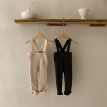 Load image into Gallery viewer, Turtleneck top + suspender pants