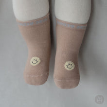 Load image into Gallery viewer, Two colors socks “beige+white”