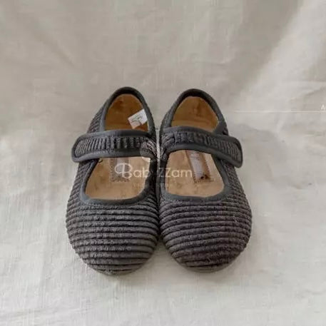 Black stripped flat