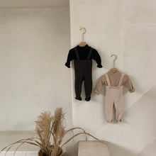Load image into Gallery viewer, Turtleneck top + suspender pants